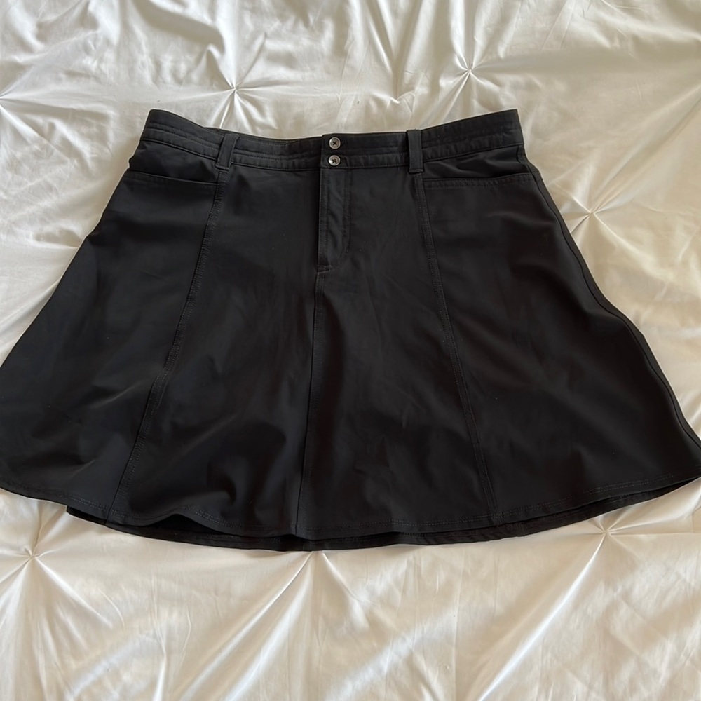 Eddie Bauer women’s size 6 skirt, black